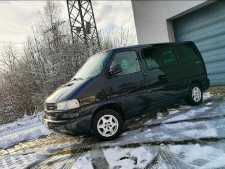 Черный Фольксваген Мультиван, объемом двигателя 2.5 л и пробегом 305 тыс. км за 3500 $, фото 1 на Automoto.ua