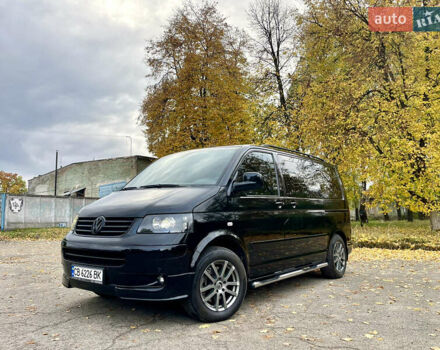 Черный Фольксваген Мультиван, объемом двигателя 3.2 л и пробегом 256 тыс. км за 15400 $, фото 1 на Automoto.ua