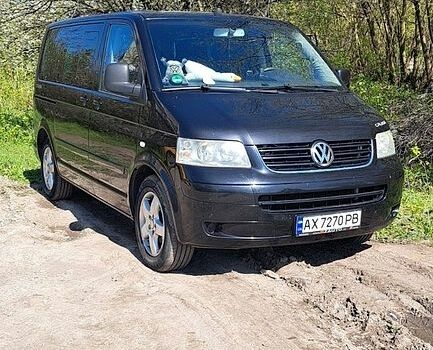 Черный Фольксваген Мультиван, объемом двигателя 2.5 л и пробегом 350 тыс. км за 15500 $, фото 1 на Automoto.ua