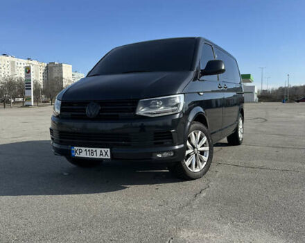 Черный Фольксваген Мультиван, объемом двигателя 2.46 л и пробегом 327 тыс. км за 17500 $, фото 1 на Automoto.ua