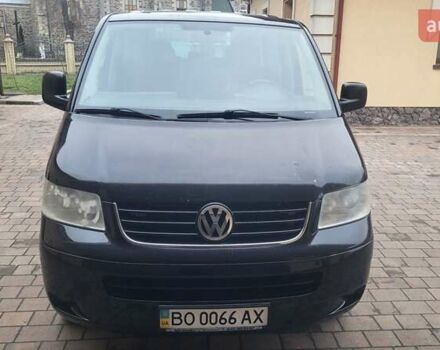 Черный Фольксваген Мультиван, объемом двигателя 3.2 л и пробегом 325 тыс. км за 12000 $, фото 1 на Automoto.ua