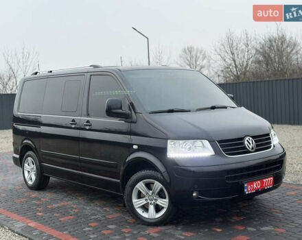 Черный Фольксваген Мультиван, объемом двигателя 2.46 л и пробегом 300 тыс. км за 13999 $, фото 1 на Automoto.ua