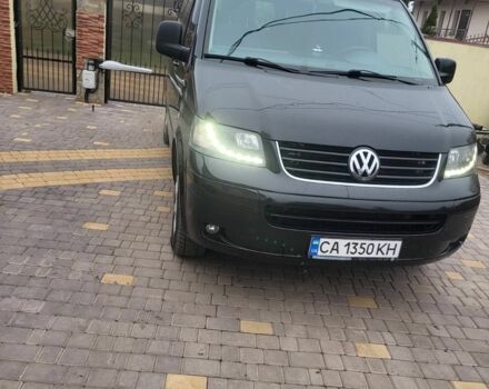 Черный Фольксваген Мультиван, объемом двигателя 3 л и пробегом 465 тыс. км за 11300 $, фото 1 на Automoto.ua