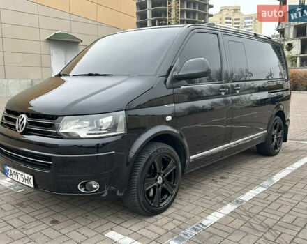 Черный Фольксваген Мультиван, объемом двигателя 1.97 л и пробегом 300 тыс. км за 25000 $, фото 1 на Automoto.ua