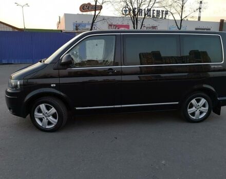 Чорний Фольксваген Мультиван, об'ємом двигуна 2 л та пробігом 277 тис. км за 26500 $, фото 1 на Automoto.ua