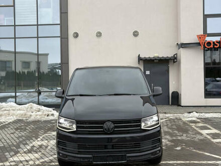 Чорний Фольксваген Мультиван, об'ємом двигуна 2 л та пробігом 335 тис. км за 30000 $, фото 1 на Automoto.ua