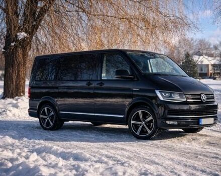 Чорний Фольксваген Мультиван, об'ємом двигуна 2 л та пробігом 246 тис. км за 39000 $, фото 1 на Automoto.ua