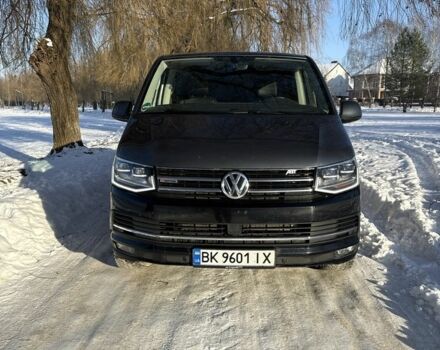 Черный Фольксваген Мультиван, объемом двигателя 2 л и пробегом 263 тыс. км за 39000 $, фото 1 на Automoto.ua