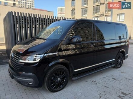 Черный Фольксваген Мультиван, объемом двигателя 2 л и пробегом 151 тыс. км за 55200 $, фото 1 на Automoto.ua