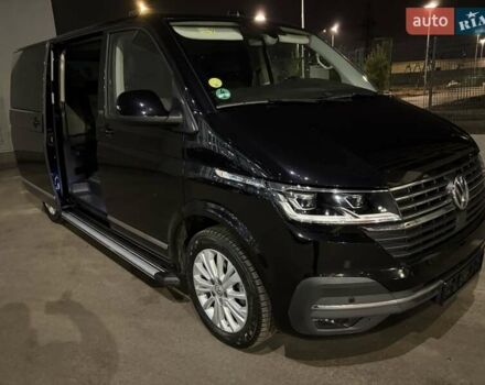 Черный Фольксваген Мультиван, объемом двигателя 2 л и пробегом 151 тыс. км за 59200 $, фото 1 на Automoto.ua