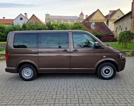 Коричневий Фольксваген Мультиван, об'ємом двигуна 2 л та пробігом 278 тис. км за 8200 $, фото 3 на Automoto.ua