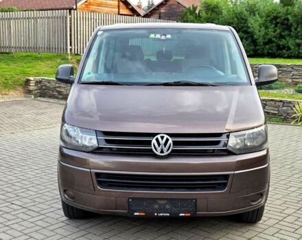 Коричневий Фольксваген Мультиван, об'ємом двигуна 2 л та пробігом 278 тис. км за 8200 $, фото 1 на Automoto.ua