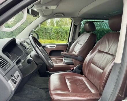 Коричневий Фольксваген Мультиван, об'ємом двигуна 2 л та пробігом 226 тис. км за 10200 $, фото 18 на Automoto.ua