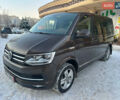 Коричневий Фольксваген Мультиван, об'ємом двигуна 2 л та пробігом 254 тис. км за 36500 $, фото 1 на Automoto.ua
