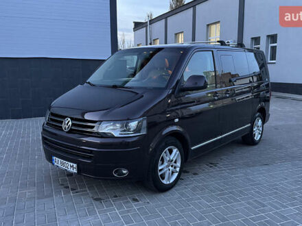 Коричневий Фольксваген Мультиван, об'ємом двигуна 2 л та пробігом 225 тис. км за 20000 $, фото 1 на Automoto.ua