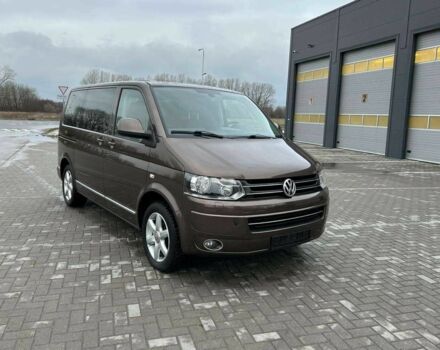 Коричневый Фольксваген Мультиван, объемом двигателя 2 л и пробегом 245 тыс. км за 8300 $, фото 1 на Automoto.ua