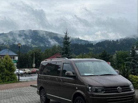 Коричневий Фольксваген Мультиван, об'ємом двигуна 2 л та пробігом 345 тис. км за 22500 $, фото 1 на Automoto.ua