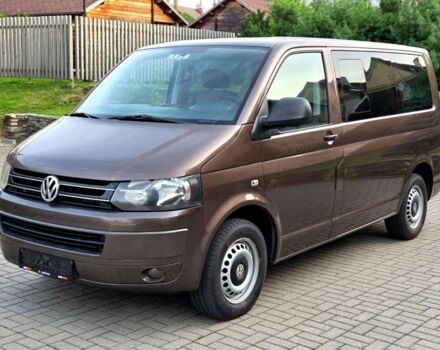 Коричневий Фольксваген Мультиван, об'ємом двигуна 2 л та пробігом 278 тис. км за 8000 $, фото 1 на Automoto.ua