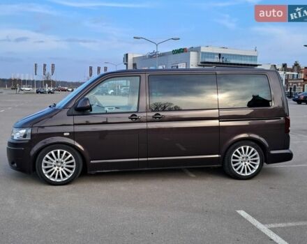 Коричневый Фольксваген Мультиван, объемом двигателя 1.98 л и пробегом 180 тыс. км за 28500 $, фото 1 на Automoto.ua