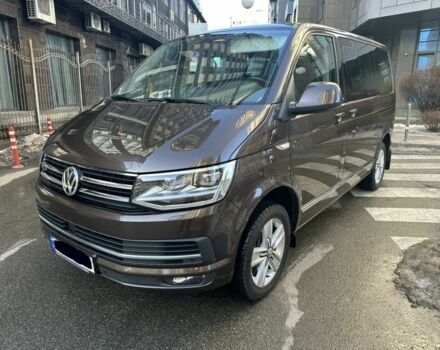 Коричневый Фольксваген Мультиван, объемом двигателя 2 л и пробегом 254 тыс. км за 36900 $, фото 1 на Automoto.ua