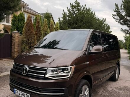 Коричневий Фольксваген Мультиван, об'ємом двигуна 2 л та пробігом 256 тис. км за 32700 $, фото 1 на Automoto.ua
