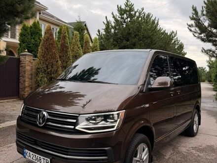 Коричневий Фольксваген Мультиван, об'ємом двигуна 1.97 л та пробігом 256 тис. км за 32900 $, фото 1 на Automoto.ua