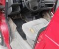 Красный Фольксваген Мультиван, объемом двигателя 2.5 л и пробегом 460 тыс. км за 2800 $, фото 2 на Automoto.ua
