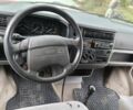 Красный Фольксваген Мультиван, объемом двигателя 2.5 л и пробегом 460 тыс. км за 2800 $, фото 3 на Automoto.ua