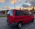 Красный Фольксваген Мультиван, объемом двигателя 2.5 л и пробегом 320 тыс. км за 3700 $, фото 4 на Automoto.ua