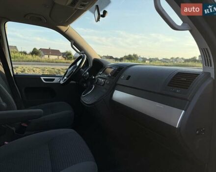 Красный Фольксваген Мультиван, объемом двигателя 1.98 л и пробегом 217 тыс. км за 18500 $, фото 18 на Automoto.ua