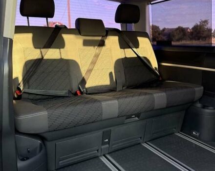 Красный Фольксваген Мультиван, объемом двигателя 1.98 л и пробегом 217 тыс. км за 18500 $, фото 1 на Automoto.ua