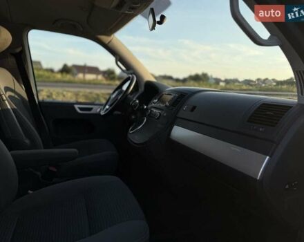 Красный Фольксваген Мультиван, объемом двигателя 1.98 л и пробегом 217 тыс. км за 18500 $, фото 20 на Automoto.ua