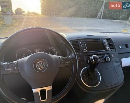 Красный Фольксваген Мультиван, объемом двигателя 1.98 л и пробегом 217 тыс. км за 18500 $, фото 24 на Automoto.ua