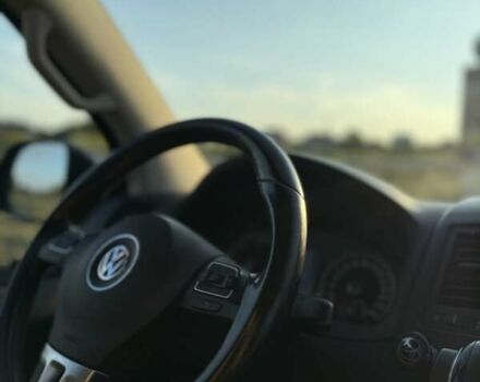 Красный Фольксваген Мультиван, объемом двигателя 1.98 л и пробегом 217 тыс. км за 18500 $, фото 10 на Automoto.ua