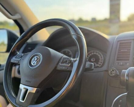 Красный Фольксваген Мультиван, объемом двигателя 1.98 л и пробегом 217 тыс. км за 18500 $, фото 32 на Automoto.ua