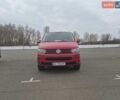 Красный Фольксваген Мультиван, объемом двигателя 1.97 л и пробегом 156 тыс. км за 20000 $, фото 1 на Automoto.ua
