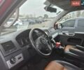 Красный Фольксваген Мультиван, объемом двигателя 1.97 л и пробегом 156 тыс. км за 20000 $, фото 5 на Automoto.ua