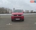 Красный Фольксваген Мультиван, объемом двигателя 1.97 л и пробегом 156 тыс. км за 22500 $, фото 1 на Automoto.ua