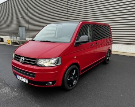 Червоний Фольксваген Мультиван, об'ємом двигуна 2 л та пробігом 203 тис. км за 8750 $, фото 2 на Automoto.ua