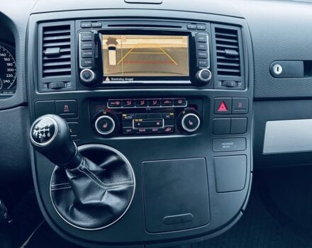 Червоний Фольксваген Мультиван, об'ємом двигуна 2 л та пробігом 203 тис. км за 8500 $, фото 22 на Automoto.ua