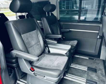 Червоний Фольксваген Мультиван, об'ємом двигуна 2 л та пробігом 203 тис. км за 8750 $, фото 18 на Automoto.ua