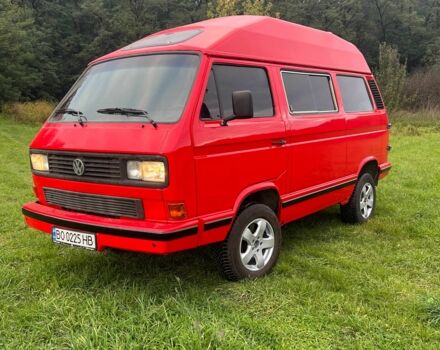 Красный Фольксваген Мультиван, объемом двигателя 1.6 л и пробегом 135 тыс. км за 16500 $, фото 1 на Automoto.ua