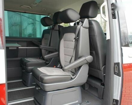 Фольксваген Мультиван, об'ємом двигуна 2 л та пробігом 126 тис. км за 49999 $, фото 26 на Automoto.ua