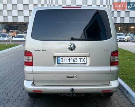 Жовтий Фольксваген Мультиван, об'ємом двигуна 2.5 л та пробігом 370 тис. км за 10999 $, фото 4 на Automoto.ua