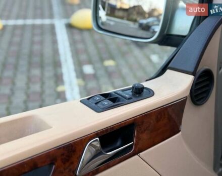 Жовтий Фольксваген Мультиван, об'ємом двигуна 2.5 л та пробігом 370 тис. км за 10999 $, фото 10 на Automoto.ua