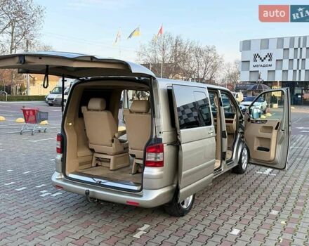 Жовтий Фольксваген Мультиван, об'ємом двигуна 2.5 л та пробігом 370 тис. км за 10999 $, фото 25 на Automoto.ua