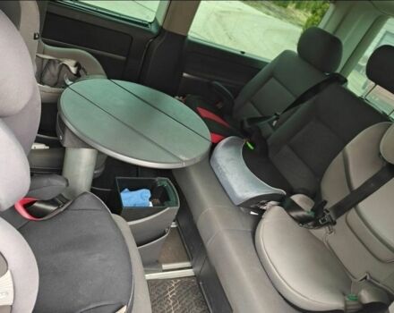 Серый Фольксваген Мультиван, объемом двигателя 2.5 л и пробегом 270 тыс. км за 4200 $, фото 6 на Automoto.ua