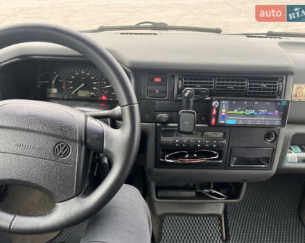 Сірий Фольксваген Мультиван, об'ємом двигуна 2.5 л та пробігом 498 тис. км за 9100 $, фото 5 на Automoto.ua