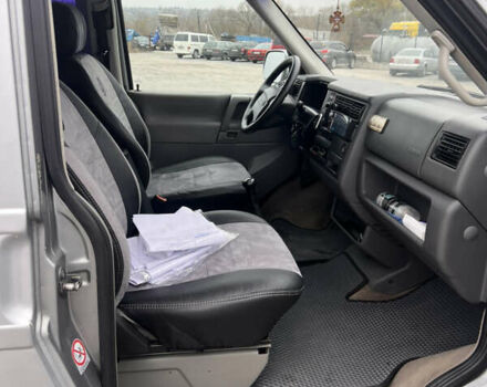 Сірий Фольксваген Мультиван, об'ємом двигуна 2.5 л та пробігом 498 тис. км за 9100 $, фото 10 на Automoto.ua