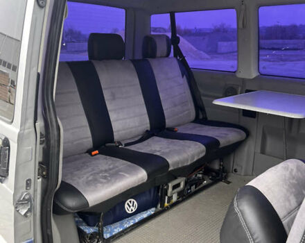 Сірий Фольксваген Мультиван, об'ємом двигуна 2.5 л та пробігом 498 тис. км за 9100 $, фото 12 на Automoto.ua